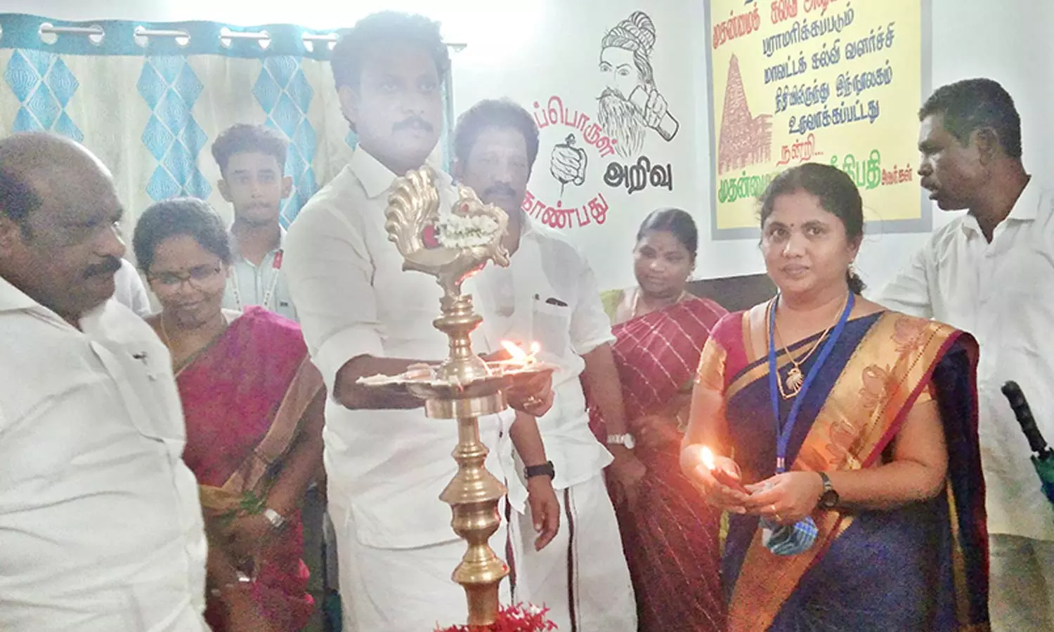 பேராவூரணியில், பள்ளி, அங்கன்வாடி கட்டிடங்கள்- அமைச்சர் திறந்து வைத்தார் பேராவூரணியில், பள்ளி, அங்கன்வாடி கட்டிடங்கள்- அமைச்சர் திறந்து வைத்தார்