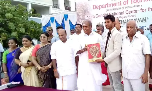 முதல்-அமைச்சர் ரங்கசாமிக்கு நினைவு பரிசு