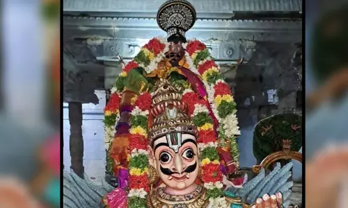 திருவெள்ளறை பெருமாள் கோவிலில் கருட சேவை