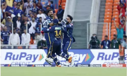 மோகித் சர்மா அபாரம் - லக்னோவை 56 ரன்கள் வித்தியாசத்தில் வென்றது குஜராத்