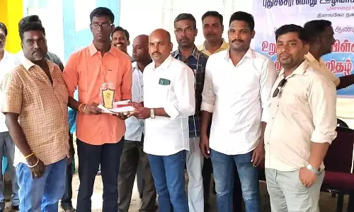 தனியார் தொழிற்சாலைகளிலும் இடஒதுக்கீடு வழங்கவேண்டும்