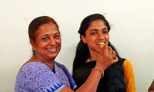 பொழுது போக்கை தவிர்த்து தன்னம்பிக்கையுடன் படித்தால் சாதிக்கலாம்- திண்டுக்கல் மாணவி பேட்டி