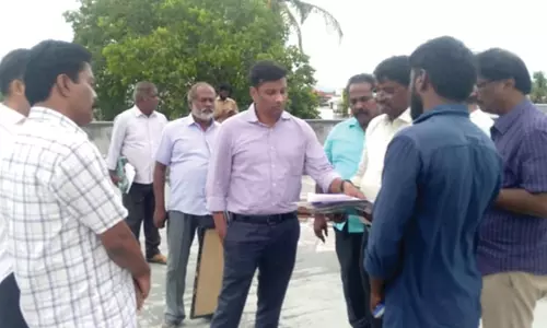 வாழப்பாடியில்பஸ் நிலையம், எரிவாயு தகன மேடை பணிகளை விரைந்து முடிக்க உத்தரவு