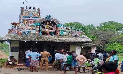 வேப்பூர் அருகே கீரம்பூரில்  கோவில் உண்டியல் உடைத்து நகை, பணம் கொள்ளை: மர்மநபர்கள் கைவரிசை