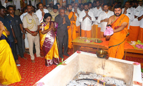 ஆன்மீகத்தையும் தமிழையும் பிரிக்க முடியாது- புதுச்சேரி கவர்னர் தமிழிசை சவுந்தரராஜன் பேட்டி