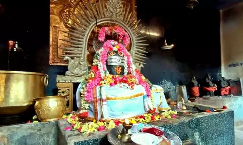 கடன் தொல்லையில் இருந்து நம்மை காக்கும் கடவுள்