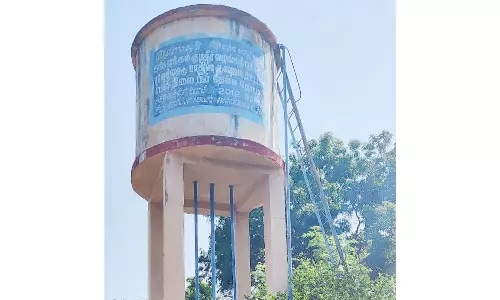 10 ஆண்டுகளாக பயன்பாடின்றி  கிடக்கும் மேல்நிலை நீர்த்தேக்க தொட்டி