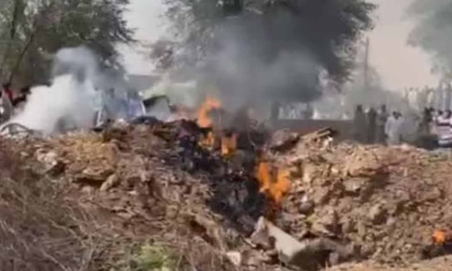 ராஜஸ்தானில் வீட்டுக்குள் ராணுவ விமானம் விழுந்து 2 பெண்கள் உள்பட 3 பேர் பலி