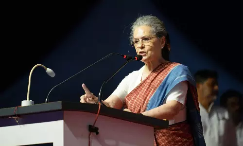 கர்நாடக இறையாண்மை என்று பேசுவதா? சோனியா மீது நடவடிக்கை எடுங்கள்: தேர்தல் ஆணையத்திடம் பாஜக புகார்