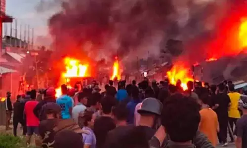 பற்றி எரியும் மணிப்பூர்.. பாதிக்கப்பட்டவர்களுக்கு பாதுகாப்பு கொடுங்கள்: உச்ச நீதிமன்றம் உத்தரவு