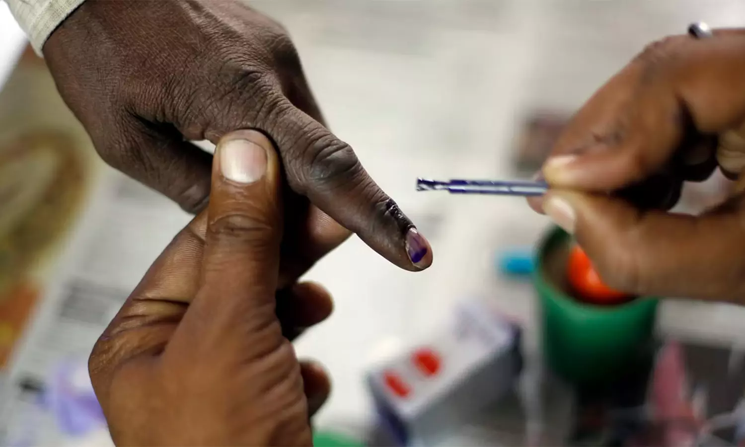 முகத்தை அடையாளம் கண்டு வாக்களிக்கும் புதிய வசதி: கர்நாடக சட்டசபை தேர்தலில் முதல் முறையாக அறிமுகம் முகத்தை அடையாளம் கண்டு வாக்களிக்கும் புதிய வசதி: கர்நாடக சட்டசபை தேர்தலில் முதல் முறையாக அறிமுகம்