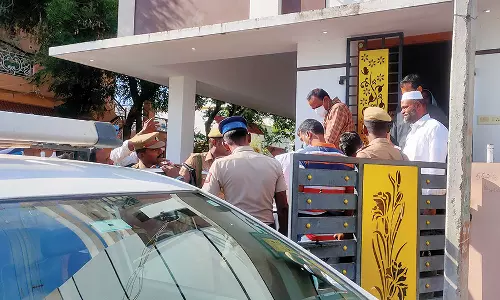 பி.எப்.ஐ. மதுரை மண்டல தலைவர் வீட்டில் என்.ஐ.ஏ. சோதனை- கைது செய்து அழைத்து சென்றதால் பரபரப்பு