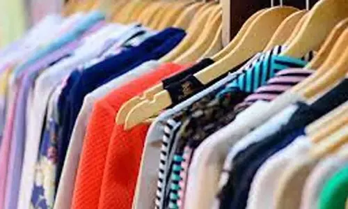 திருப்பூரில் உற்பத்தியாகும் நூலிழை ஆடைகளை அதிகம் விரும்பும் வெளிநாட்டினர் - பருத்தி வரத்து குறைவால் ஆர்டரை முடித்து கொடுப்பதில் சிக்கல்