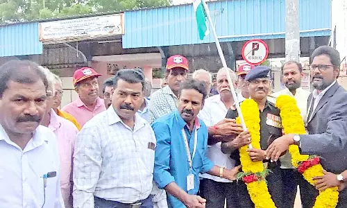 வேதாரண்யத்தில், ராணுவத்தில் பணியாற்றி ஓய்வு பெற்று சொந்த ஊர் திரும்பியவருக்கு வரவேற்பு