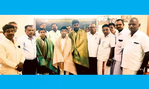 பரமக்குடி பள்ளி மாணவ-மாணவிகள் சாதனை