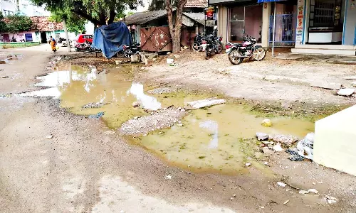 சேதமான சாலைகளை சீரமைக்க கோரிக்கை