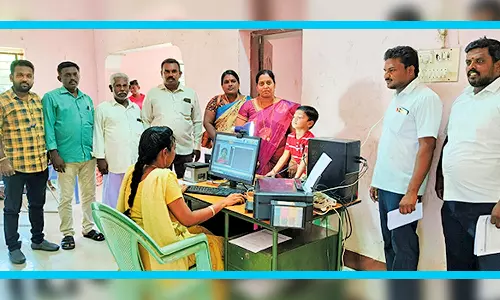 தென்திருப்பேரையில் ஆதார் சிறப்பு முகாம்