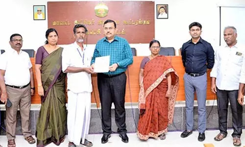 சிறப்பாக பணியாற்றிய ரேஷன் கடை ஊழியர்களுக்கு பரிசுகள்