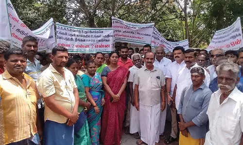 செலக்கரசல் ஊராட்சி மன்றத்தில் தி.மு.க. வார்டு உறுப்பினர்கள் திடீர் உள்ளிருப்பு போராட்டம்