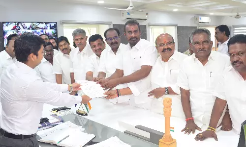 கனிமவள கடத்தலை தடுத்து நிறுத்த வேண்டும் எஸ்.பி. வேலுமணி தலைமையில் அ.தி.மு.க. எம்.எல்.ஏ.க்கள் கலெக்டரிடம் மனு