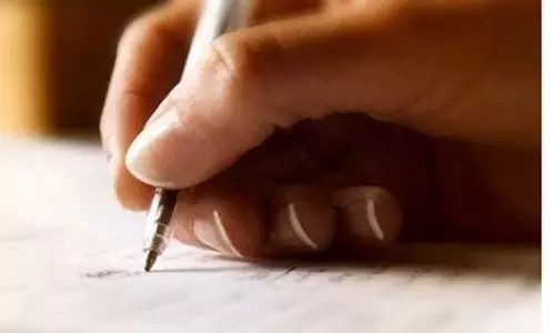 தேர்வு எழுத ஆசிரியர்கள் உதவிய விவகாரம்- நிறுத்தி வைக்கப்பட்ட 32 மாணவர்களின் தேர்வு முடிவு வெளியீடு