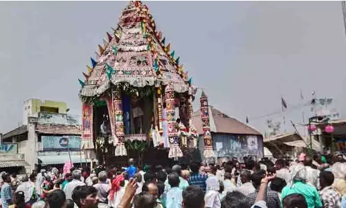 எசனை காட்டு மாரியம்மன் கோவில் தேரோட்டம்