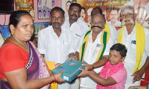 ஏழை எளியோருக்கு நலத்திட்ட உதவிகள்