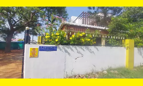 அரசு அதிகாரி வீட்டில் நகை-பணம் கொள்ளை