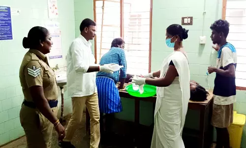 திண்டிவனத்தில் பரபரப்பு: முன்விரோத தகராறில்   வாலிபருக்கு கத்திவெட்டு