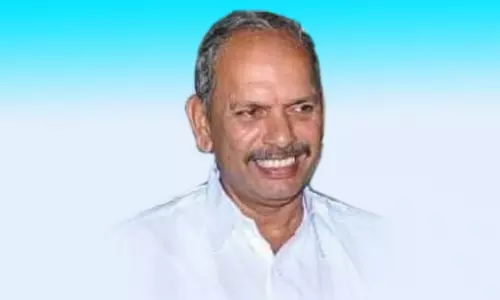 புளியரை வழியாக கனிமவளங்கள் கொண்டு செல்லும் கனரக வாகனங்களால் கடும் போக்குவரத்து நெருக்கடி- நடவடிக்கை எடுக்க முன்னாள் எம்.எல்.ஏ. கோரிக்கை