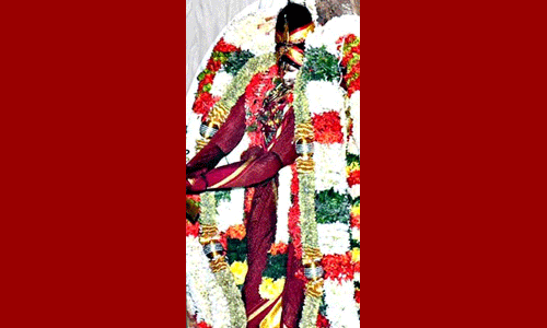 கோவிலுக்கு திரும்பிய கள்ளழகர் மூலஸ்தானத்தில் எழுந்தருளினார்