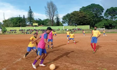 கோத்தகிரி காந்தி மைதானத்தில் கால்பந்து போட்டி