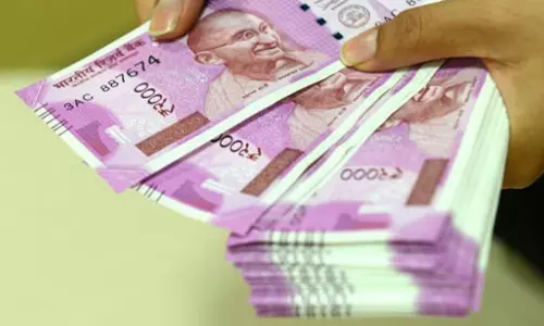 நாமக்கல் மாவட்டத்தில் உயர் கல்வி பெற மாணவர்களுக்கு நிதி உதவி