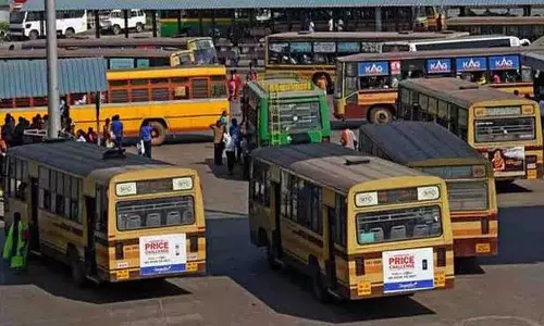 உடுமலை கிராமப்பகுதியில் அரசு பஸ்கள் சீராக இயக்கப்படாததால் பொதுமக்கள் கடும் அவதி