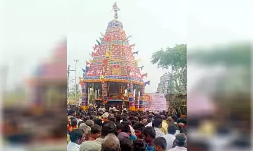 செந்துறை அருகே மாரியம்மன் கோவில் தேரோட்டம்