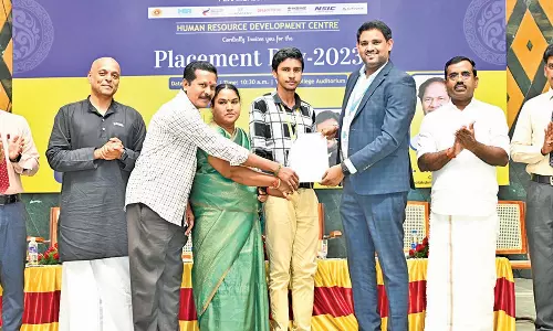 பெரம்பலூர் தனலட்சுமி சீனிவாசன் பொறியியல் கல்லூரியில் பணி நியமன ஆணை வழங்கும் விழா