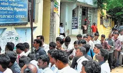 தமிழகத்தில் படித்துவிட்டு வேலைக்காக காத்திருப்போர் எண்ணிக்கை 66 லட்சத்தை கடந்தது