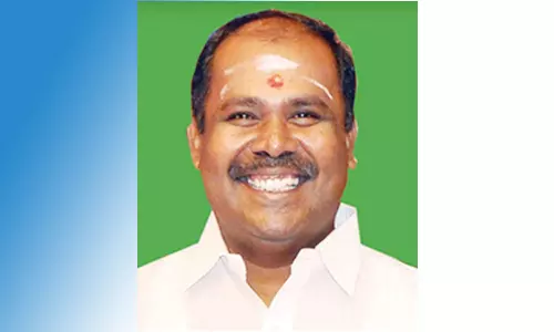 அன்னதானம்-தங்கத்தேர் இழுத்து வழிபாடு