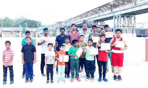 குத்துச்சண்டை போட்டியில் அரக்கோணம் பள்ளி மாணவ, மாணவிகள் சாதனை