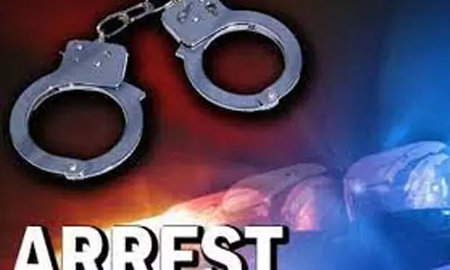 கோவையில் கஞ்சா வியாபாரிக்கு கத்தி குத்து-2 பேர் கைது