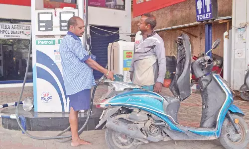 வாழ நினைத்தால் வாழலாம்...