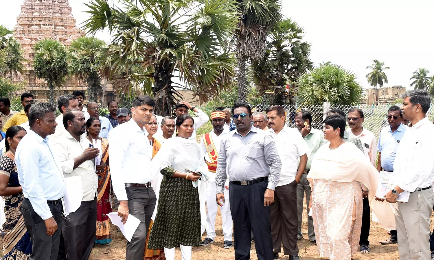 கங்கைகொண்ட சோழபுரம் கிராமத்தில் சுற்றுலாத்துறை இயக்குனர் ஆய்வு கங்கைகொண்ட சோழபுரம் கிராமத்தில் சுற்றுலாத்துறை இயக்குனர் ஆய்வு