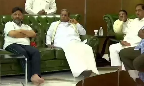 கருத்துக்கணிப்பு எதிரொலி: நாளை தேர்தல் முடிவு வெளியாகும் நிலையில் காங்கிரஸ் தலைவர்கள் தீவிர ஆலோசனை