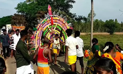 கறம்பக்குடி அருகே ஸ்ரீ முத்துமாரியம்மன் கோவிலில் சித்திரை தேர் திருவிழா