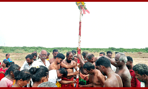 முகூர்த்தக்கால் நடும் நிகழ்ச்சி