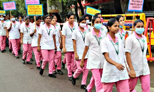 செவிலியர் தின பேரணி