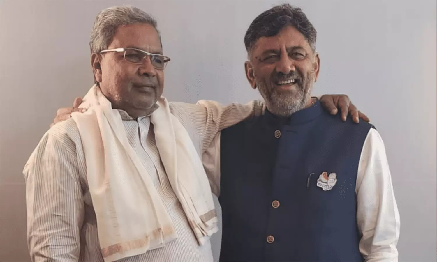 கர்நாடகத்தில் பரபரப்பு: தேர்தல் முடிவுக்கு முன்பே காங்கிரசில் முதல்-மந்திரி பதவிக்கு போட்டா போட்டி