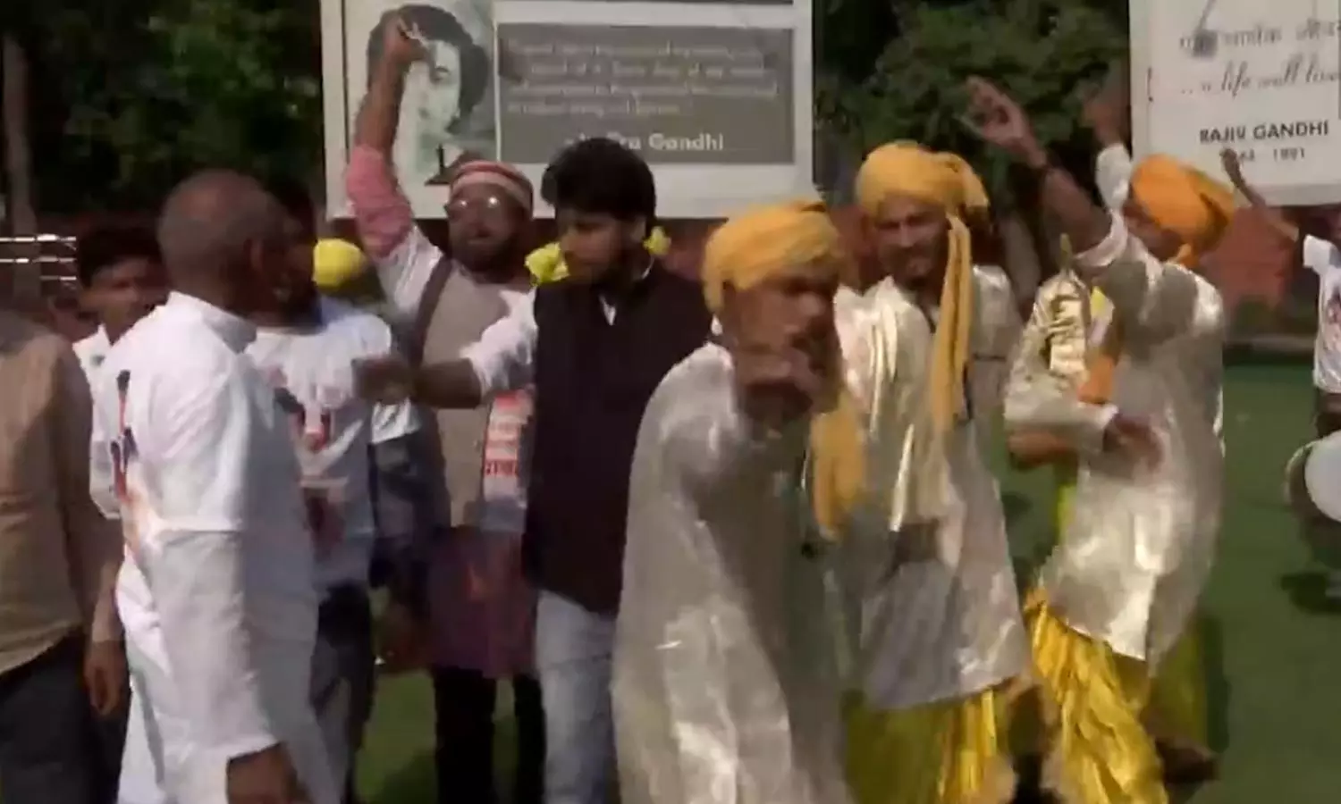 கர்நாடக தேர்தல் முடிவில் காங்கிரஸ்... ... கர்நாடக சட்டசபை தேர்தல் முடிவுகள் லைவ் அப்டேட்ஸ்: ஆட்சியை பிடிக்கிறது காங்கிரஸ்