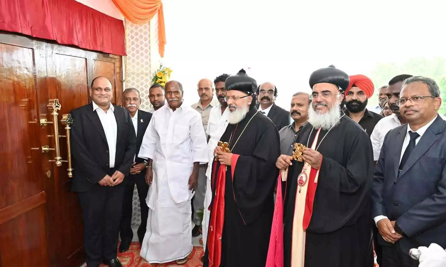 அதிநவீன அவசர சிகிச்சை பிரிவு, புதுப்பிக்கப்பட்ட கலையரங்கம்