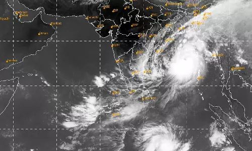 மோக்கா புயல் நாளை கரையை கடக்கிறது- சென்னையில் வெயில் குறைந்தது